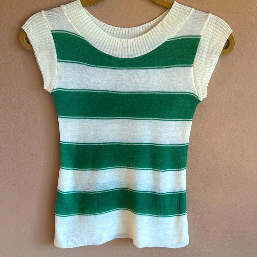 Sleeveless knit vest Size XS